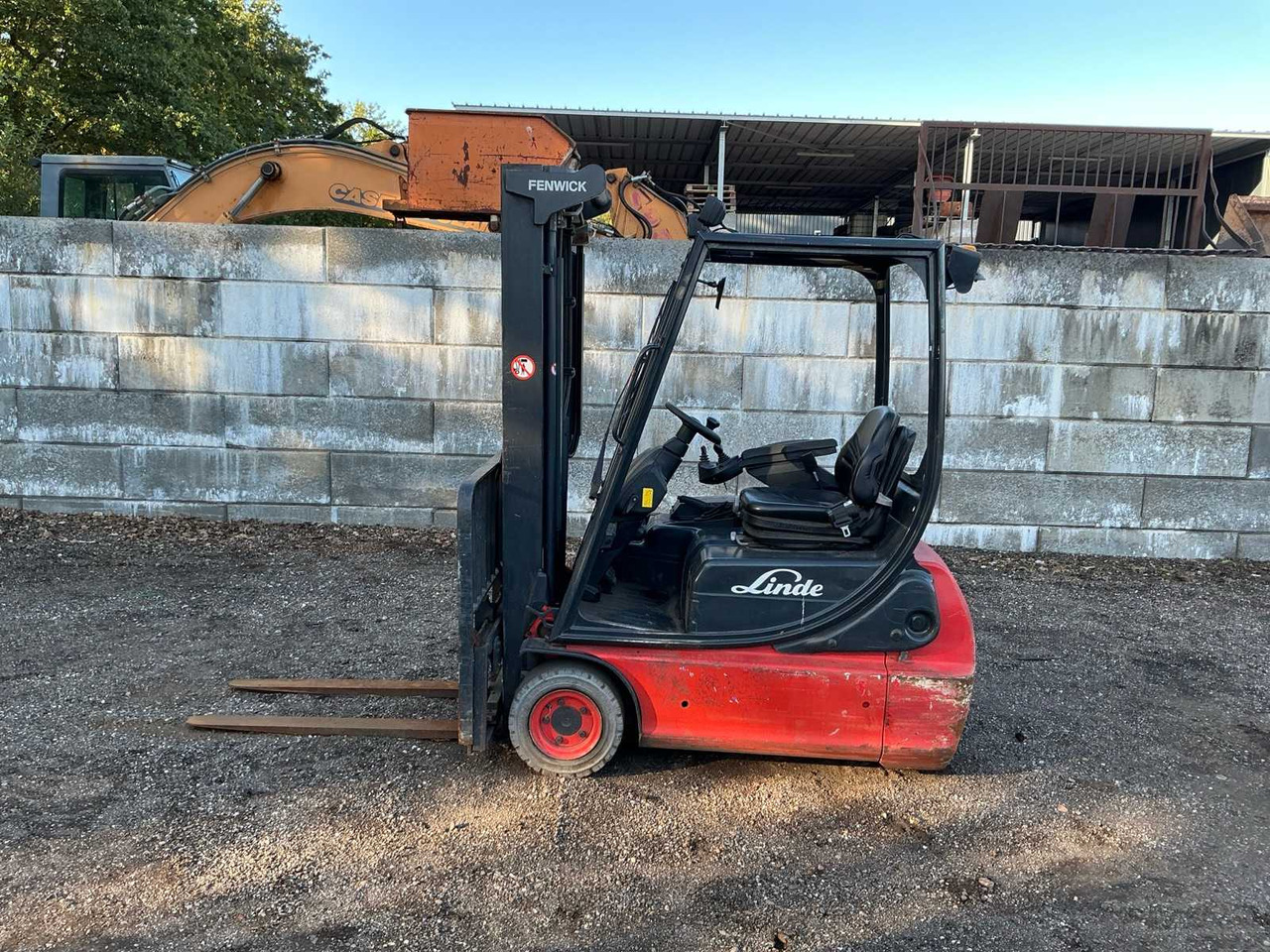 2003 LINDE E16 C02 FORKLIFT - Chariot élévateur: photos 2 2003 LINDE E16 C02 FORKLIFT - Chariot élévateur: photos 2