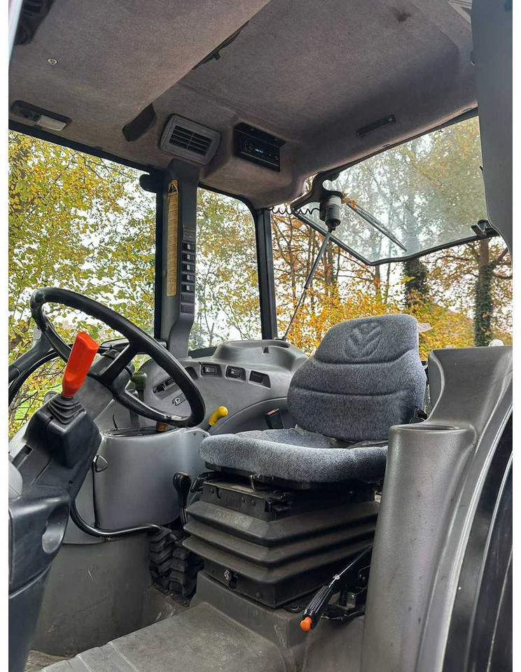 Tracteur agricole 2005 NEW HOLLAND TN60DA ALL-WHEEL DRIVE FARM TRACTOR: photos 7 Tracteur agricole 2005 NEW HOLLAND TN60DA ALL-WHEEL DRIVE FARM TRACTOR: photos 7