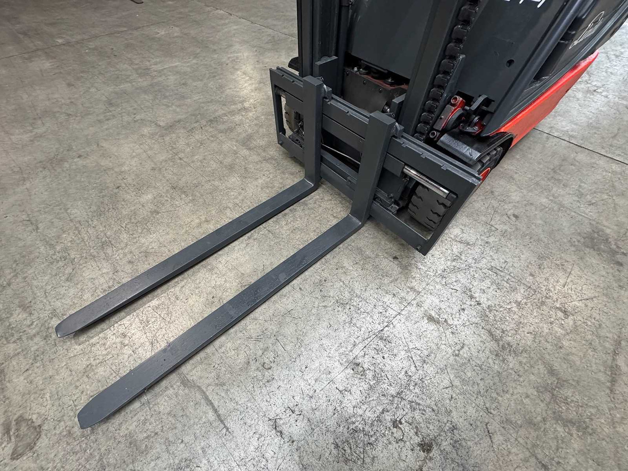 Chariot élévateur 2006 SERVICE + UVV 12/2026 LINDE E14 2,977 HOURS 4X TIRES NEW ELECTRIC FORKLIFT. E20 E16: photos 8