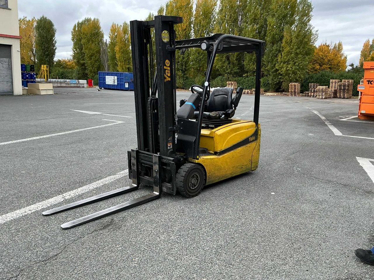 2009 YALE ERP16VF FORKLIFT - Chariot élévateur: photos 1 2009 YALE ERP16VF FORKLIFT - Chariot élévateur: photos 1