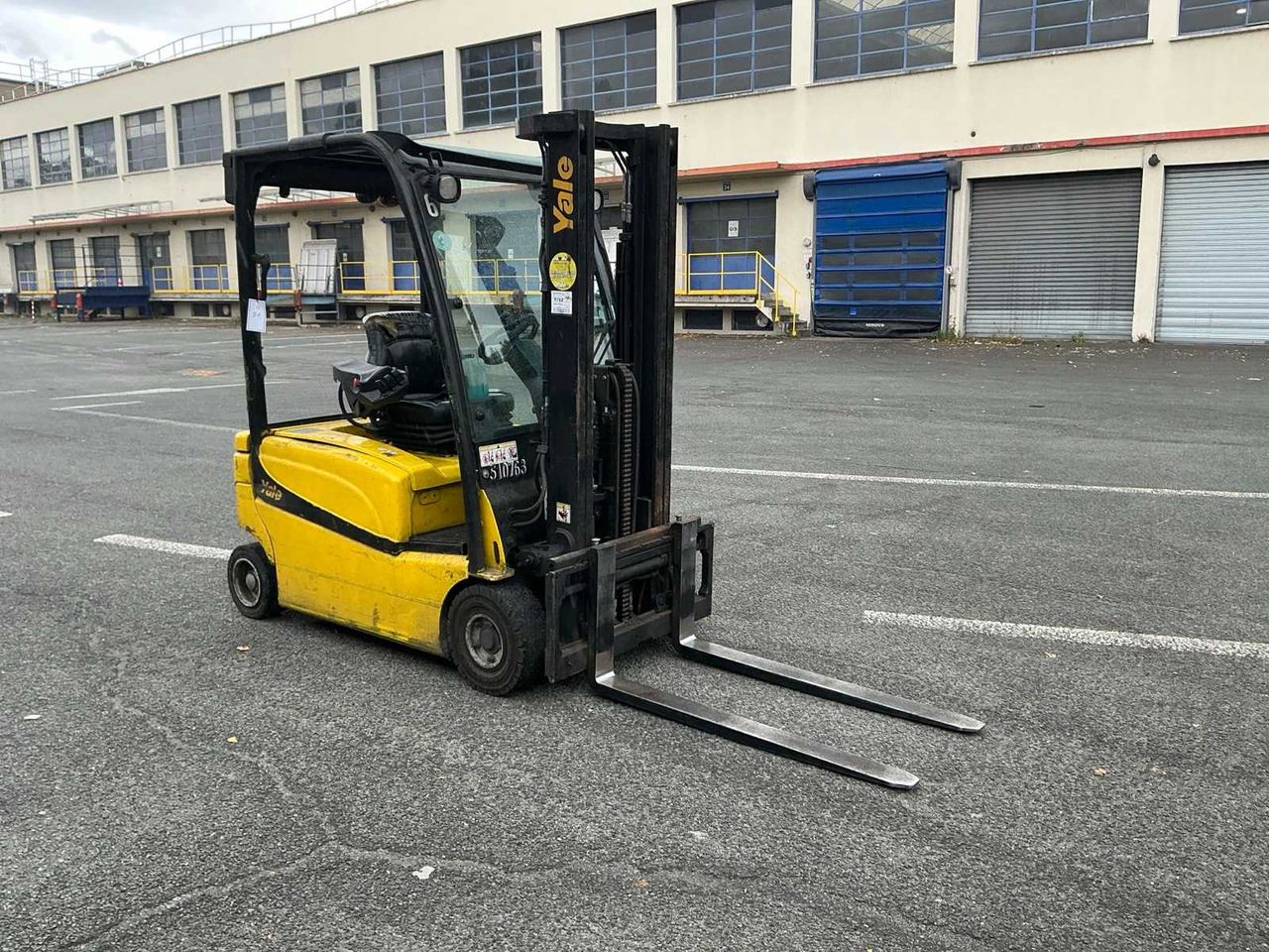2011 YALE ERP16VF FORKLIFT - Chariot élévateur: photos 1 2011 YALE ERP16VF FORKLIFT - Chariot élévateur: photos 1