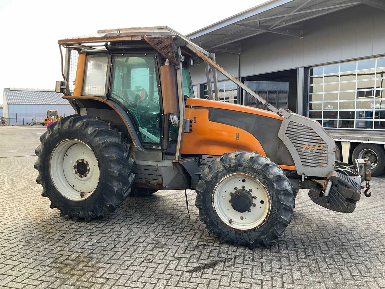 2012 VALTRA T121 HITECH ALL-WHEEL DRIVE FARM TRACTOR - Tracteur agricole: photos 5 2012 VALTRA T121 HITECH ALL-WHEEL DRIVE FARM TRACTOR - Tracteur agricole: photos 5