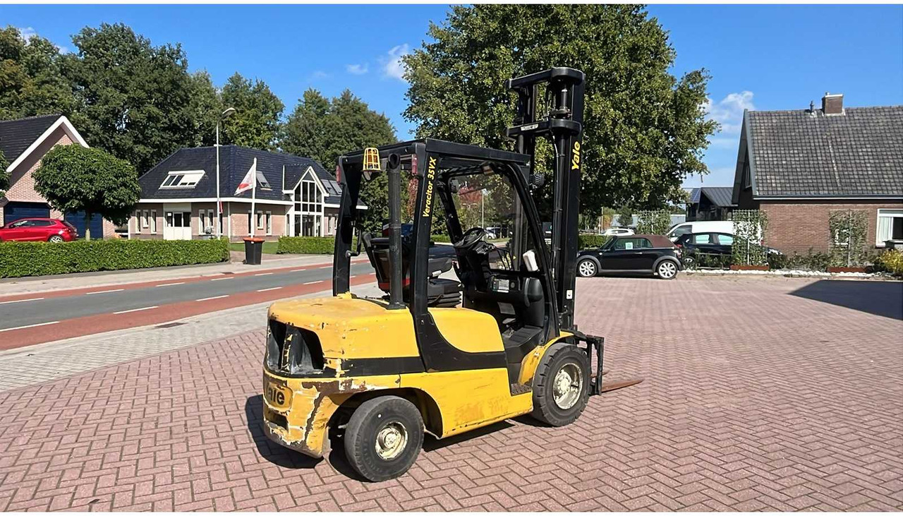 2012 YALE GDP35VX FORKLIFT - Chariot élévateur: photos 3 2012 YALE GDP35VX FORKLIFT - Chariot élévateur: photos 3