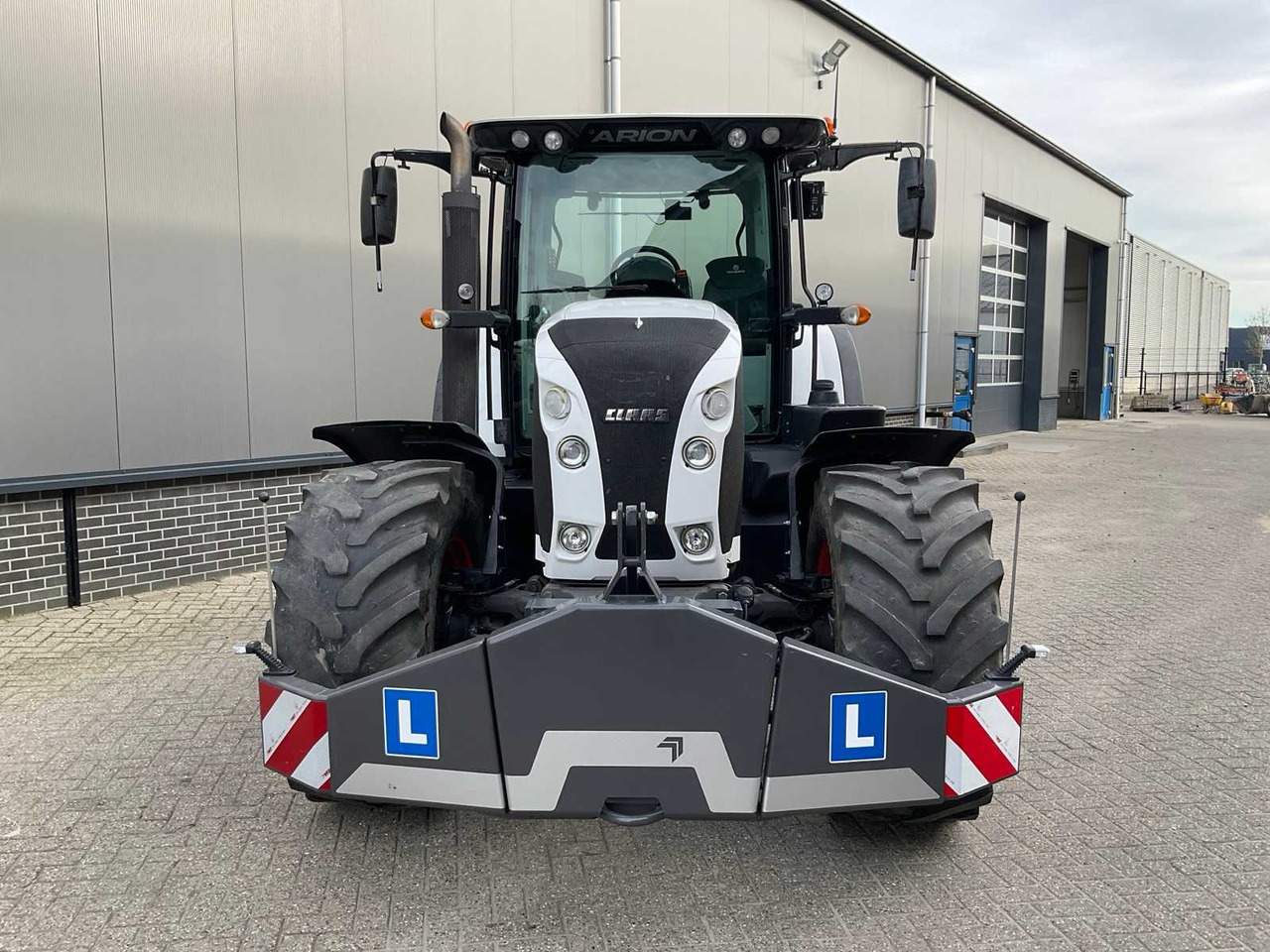 2013 CLAAS ARION 630 ALL-WHEEL DRIVE FARM TRACTOR - Tracteur agricole: photos 3 2013 CLAAS ARION 630 ALL-WHEEL DRIVE FARM TRACTOR - Tracteur agricole: photos 3