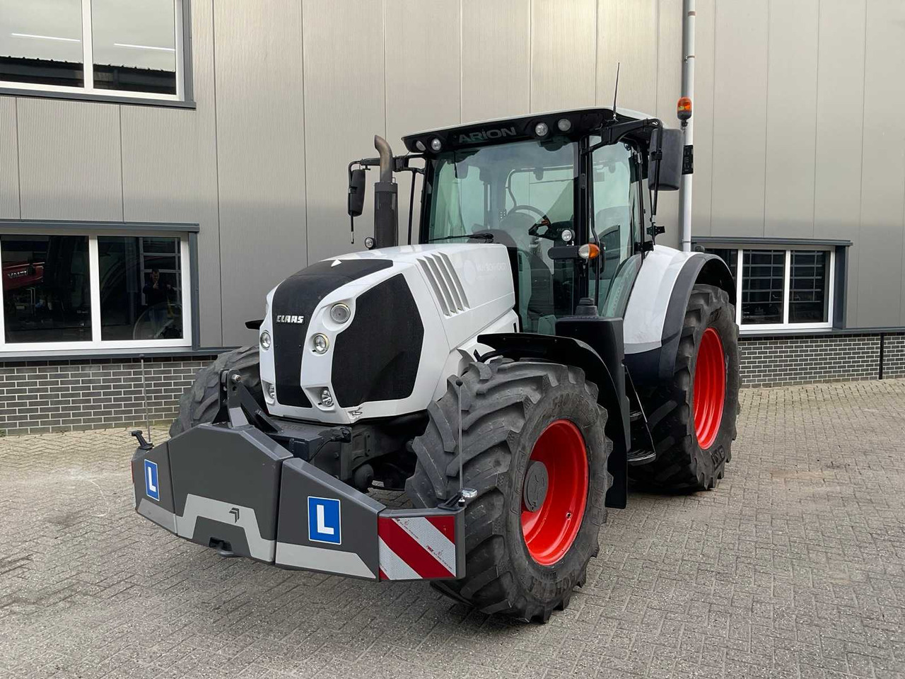 2013 CLAAS ARION 630 ALL-WHEEL DRIVE FARM TRACTOR - Tracteur agricole: photos 2 2013 CLAAS ARION 630 ALL-WHEEL DRIVE FARM TRACTOR - Tracteur agricole: photos 2