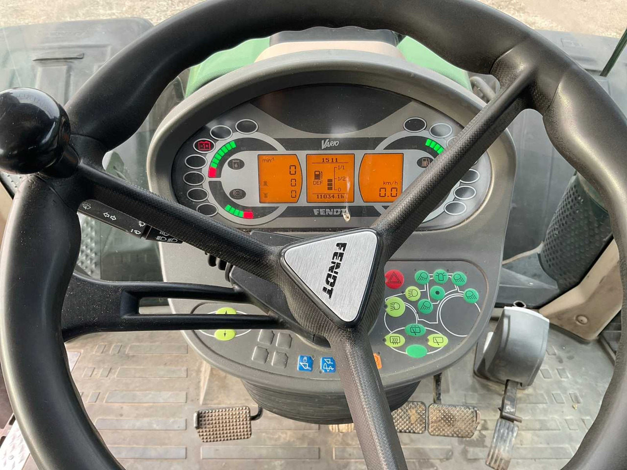 Tracteur agricole 2014 FENDT 718 SCR ALL-WHEEL DRIVE FARM TRACTOR: photos 20 Tracteur agricole 2014 FENDT 718 SCR ALL-WHEEL DRIVE FARM TRACTOR: photos 20