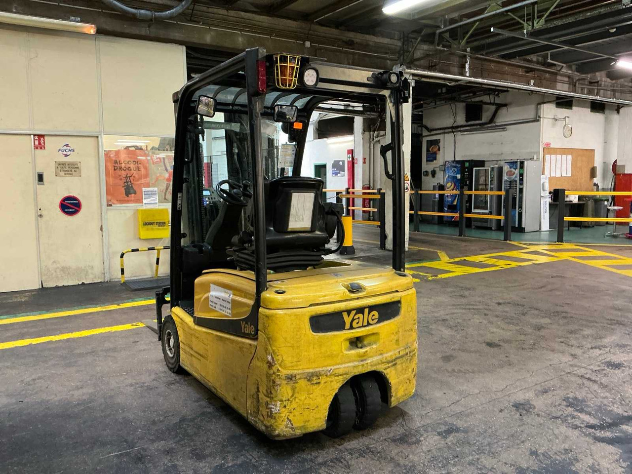 2015 YALE ERP16VF FORKLIFT - Chariot élévateur: photos 3 2015 YALE ERP16VF FORKLIFT - Chariot élévateur: photos 3