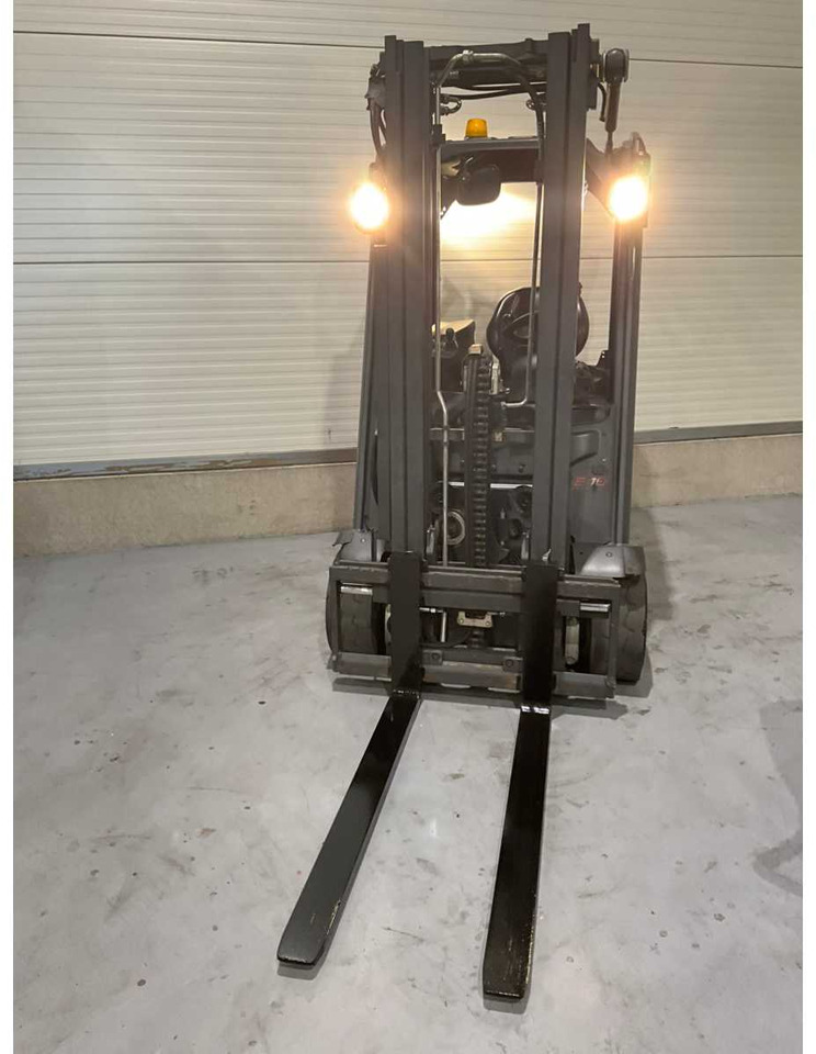 2017 LINDE E18-02 1800KG LI-ION 4171HOUR FORKLIFT - Chariot élévateur: photos 5 2017 LINDE E18-02 1800KG LI-ION 4171HOUR FORKLIFT - Chariot élévateur: photos 5