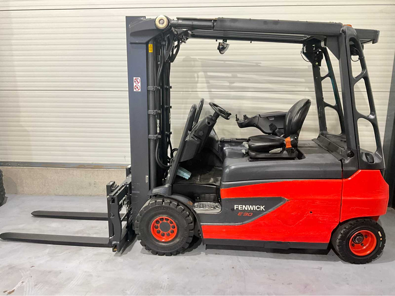 2017 LINDE E30L-01 3000KG FORK ADJUSTER FORKLIFT - Chariot élévateur: photos 3 2017 LINDE E30L-01 3000KG FORK ADJUSTER FORKLIFT - Chariot élévateur: photos 3