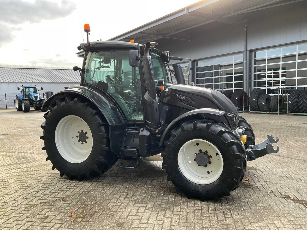 2017 VALTRA N174 DIRECT ALL-WHEEL DRIVE FARM TRACTOR - Tracteur agricole: photos 5 2017 VALTRA N174 DIRECT ALL-WHEEL DRIVE FARM TRACTOR - Tracteur agricole: photos 5