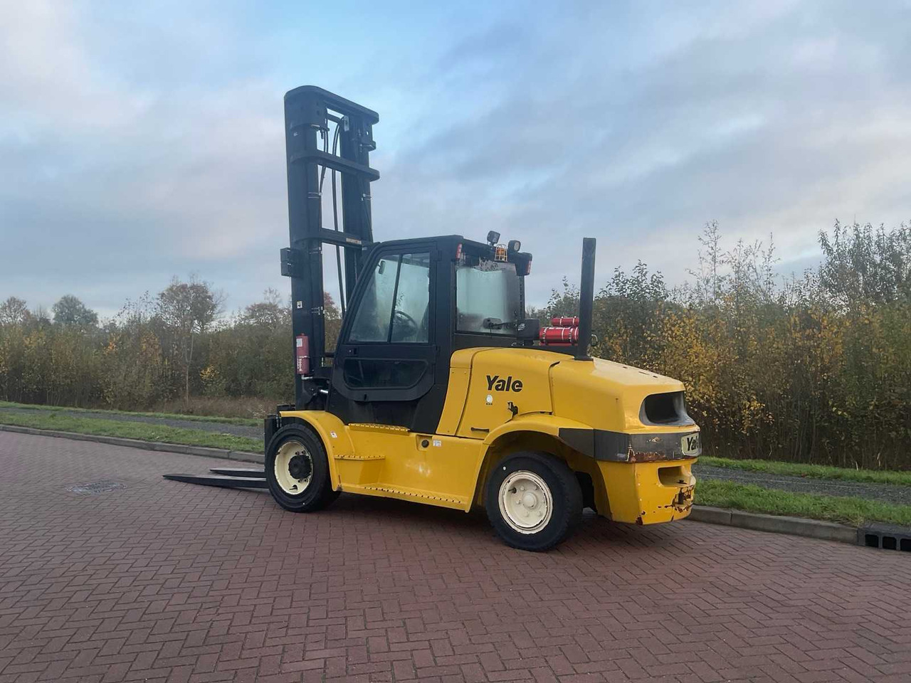 2017 YALE GDPV80VX9 FORKLIFT - Chariot élévateur: photos 4 2017 YALE GDPV80VX9 FORKLIFT - Chariot élévateur: photos 4