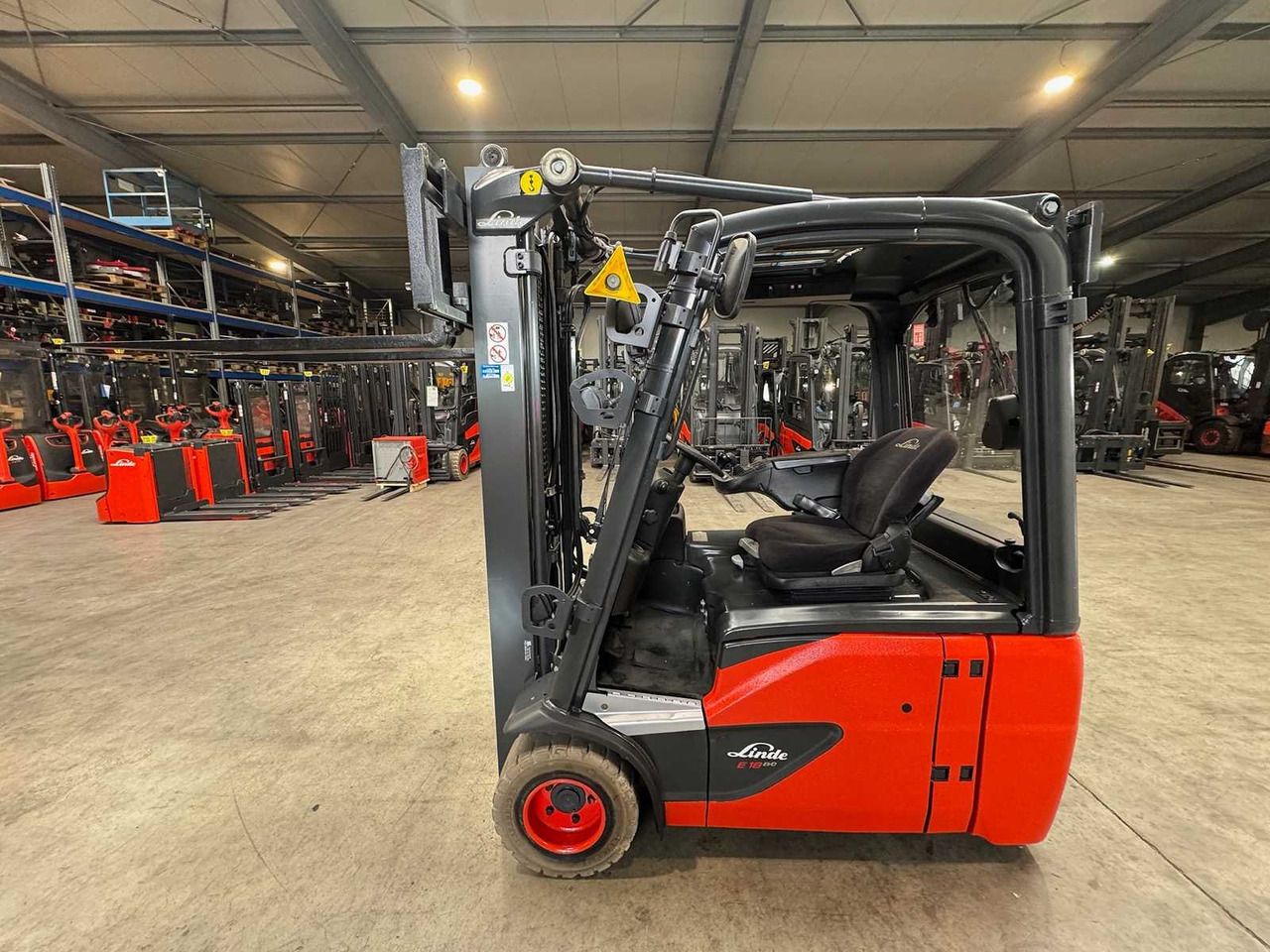 2018 SERVICE+UVV 10/2026 LINDE E18 EVO 1,800KG DUPLEX FREE LIFT ELECTRIC FORKLIFT 4,950 HOURS E20 - Chariot élévateur: photos 3 2018 SERVICE+UVV 10/2026 LINDE E18 EVO 1,800KG DUPLEX FREE LIFT ELECTRIC FORKLIFT 4,950 HOURS E20 - Chariot élévateur: photos 3