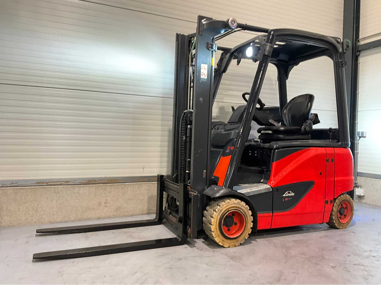 2019 LINDE E18PH-02 1800KG FORKLIFT - Chariot élévateur: photos 1 2019 LINDE E18PH-02 1800KG FORKLIFT - Chariot élévateur: photos 1