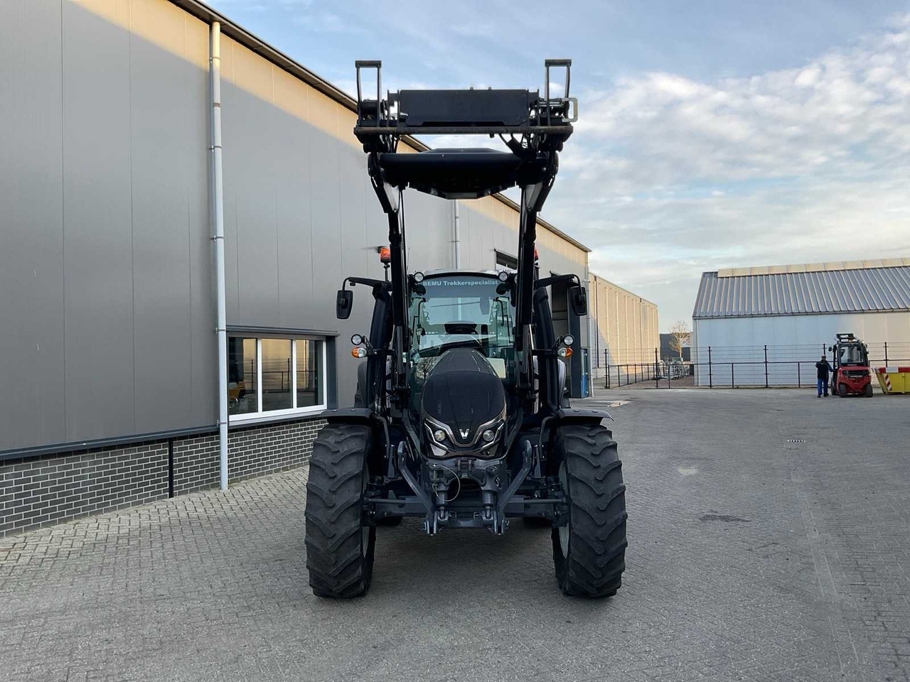 2022 VALTRA G115 HITECH ALL-WHEEL DRIVE FARM TRACTOR - Tracteur agricole: photos 4 2022 VALTRA G115 HITECH ALL-WHEEL DRIVE FARM TRACTOR - Tracteur agricole: photos 4