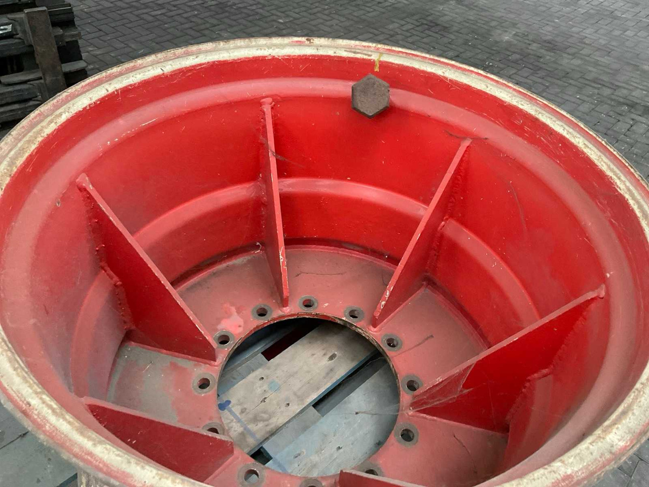 23x34” - Pneus et jantes pour Tracteur agricole: photos 3 23x34” - Pneus et jantes pour Tracteur agricole: photos 3