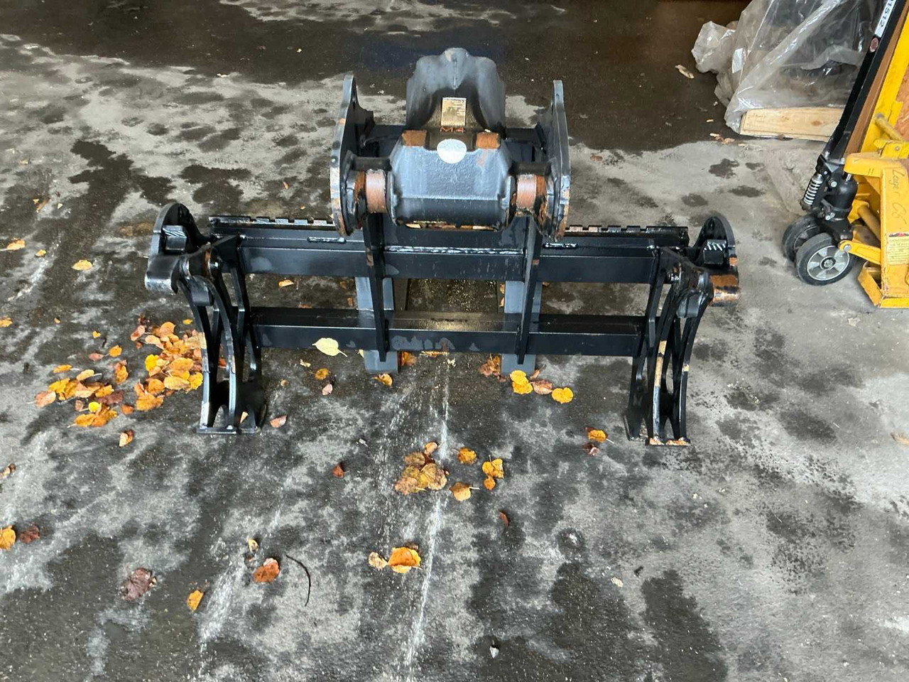 ACB - 2021 - PALLET JACK TINES - Chargeuse sur pneus: photos 3 ACB - 2021 - PALLET JACK TINES - Chargeuse sur pneus: photos 3