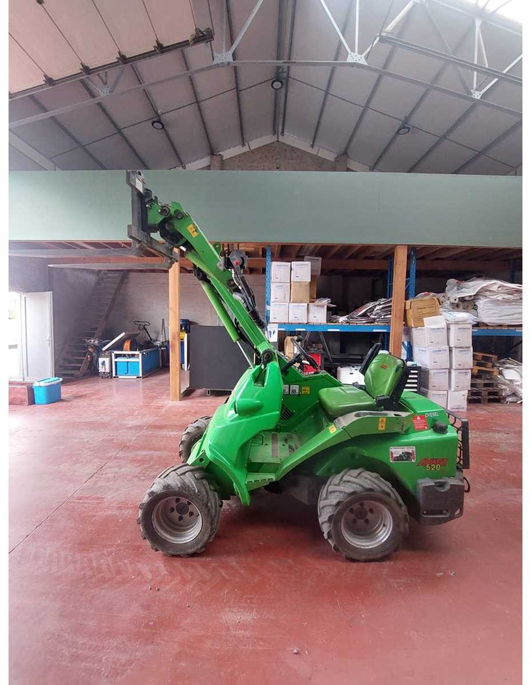 AVANT - M520 MIPCT - COMPACT LOADER - 2017 - Chargeuse compacte sur chenilles: photos 3 AVANT - M520 MIPCT - COMPACT LOADER - 2017 - Chargeuse compacte sur chenilles: photos 3