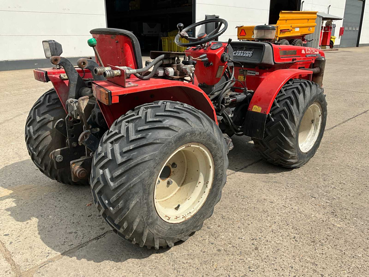 Antonio Carraro Supertigre 5500 - Tracteur agricole: photos 5 Antonio Carraro Supertigre 5500 - Tracteur agricole: photos 5