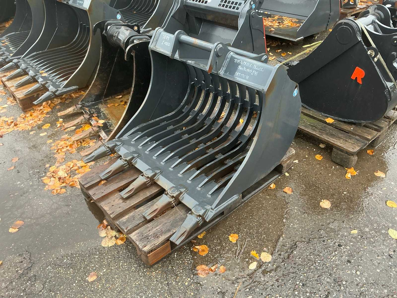 CANGHINI - VE73 - 2021 - SIEVE SPOON - 1000MM - TOOTH TYPE 5X DTE19 - S45 - Chargeuse sur pneus: photos 1 CANGHINI - VE73 - 2021 - SIEVE SPOON - 1000MM - TOOTH TYPE 5X DTE19 - S45 - Chargeuse sur pneus: photos 1