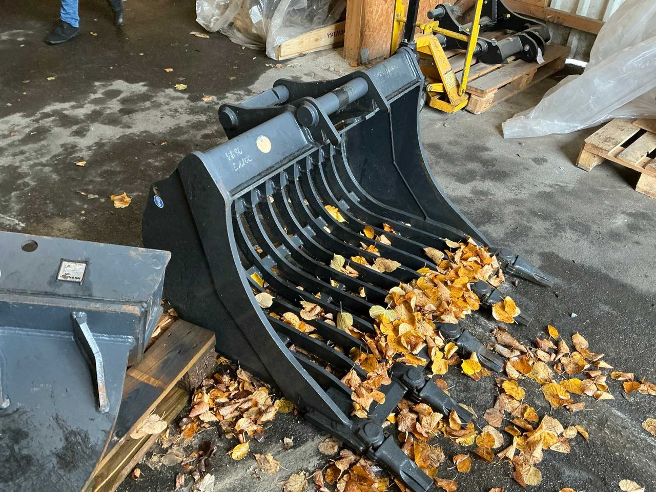 CANGINI - 2021 - SCREENING BUCKET 1100MM - Chargeuse sur pneus: photos 2 CANGINI - 2021 - SCREENING BUCKET 1100MM - Chargeuse sur pneus: photos 2