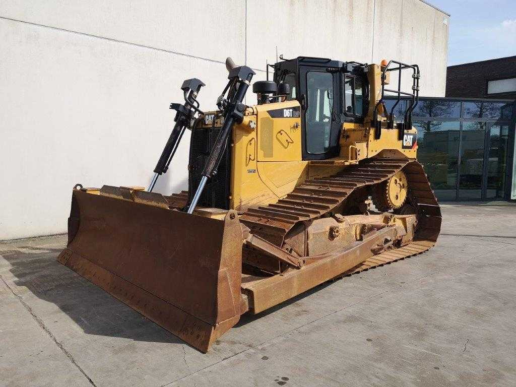CATERPILLAR D6T LGP - Bulldozer: photos 2 CATERPILLAR D6T LGP - Bulldozer: photos 2
