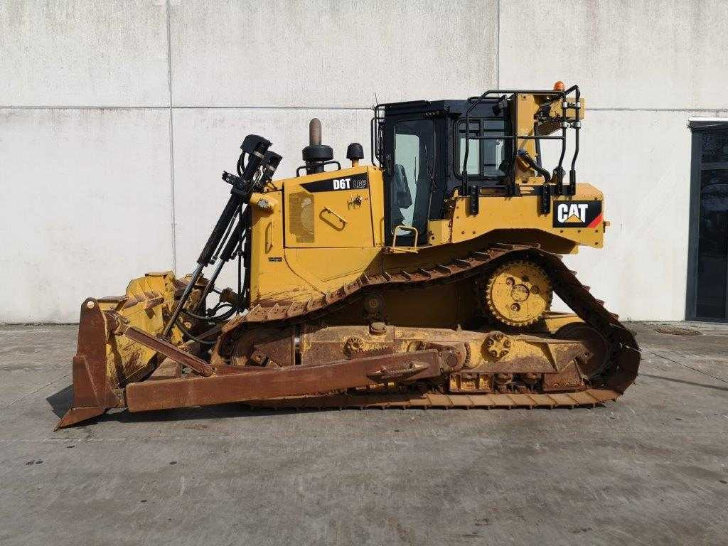 CATERPILLAR D6T LGP - Bulldozer: photos 1 CATERPILLAR D6T LGP - Bulldozer: photos 1