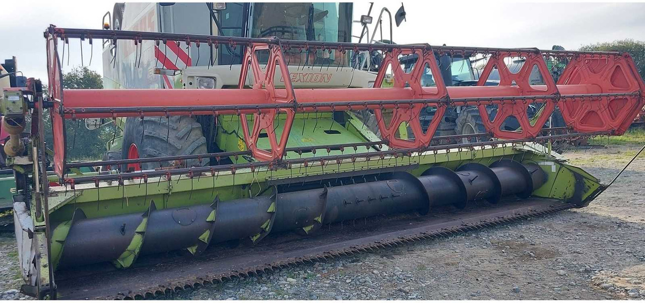 CLAAS V600 HARVESTER CUTTING - Moissonneuse-batteuse: photos 2 CLAAS V600 HARVESTER CUTTING - Moissonneuse-batteuse: photos 2