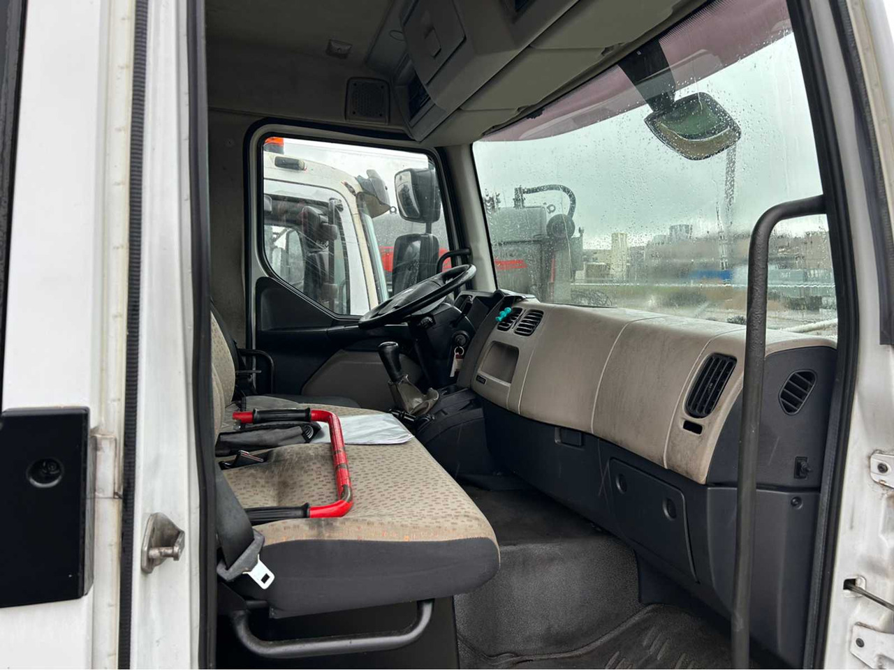 2007 RENAULT MIDLUM 190-08 EL TRUCK - Camion: photos 3 2007 RENAULT MIDLUM 190-08 EL TRUCK - Camion: photos 3