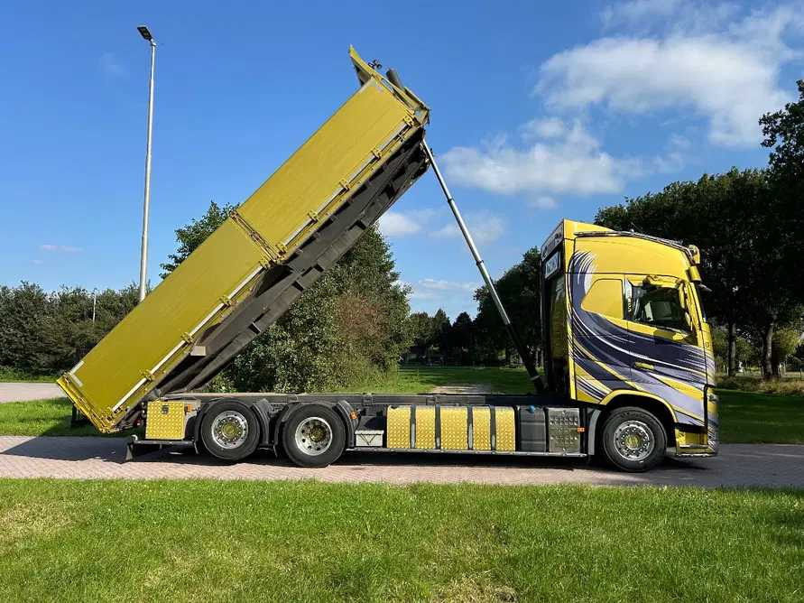 2013 VOLVO FH 520 MULTITRANSPORTER TIPPER / TIPPER FULL OPTIONS TRUCK - Camion: photos 2 2013 VOLVO FH 520 MULTITRANSPORTER TIPPER / TIPPER FULL OPTIONS TRUCK - Camion: photos 2