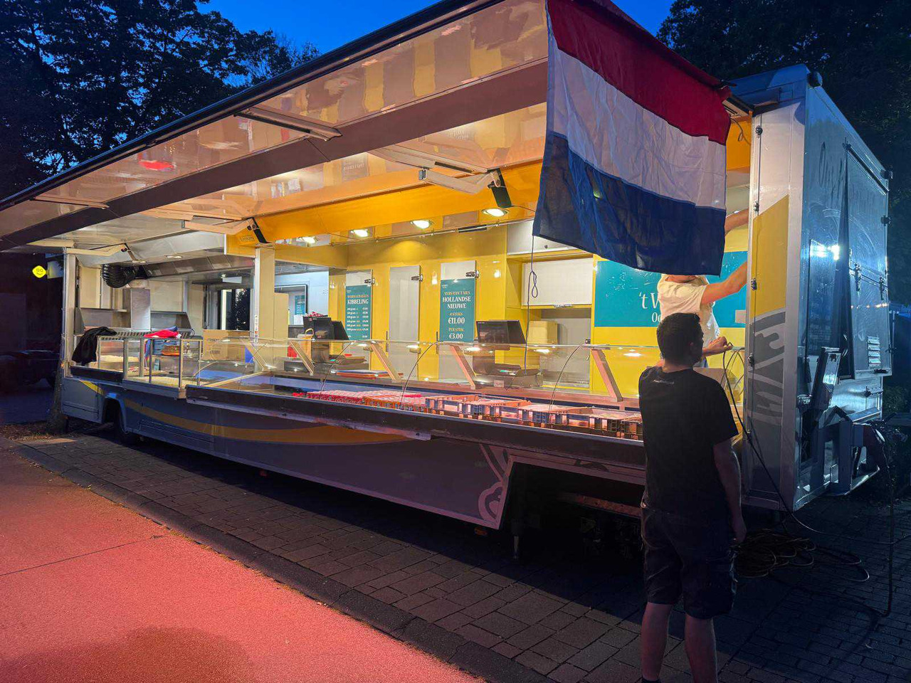 MAN 8-224 TRUCK WITH SEMI-TRAILER SALES - Camion: photos 3 MAN 8-224 TRUCK WITH SEMI-TRAILER SALES - Camion: photos 3