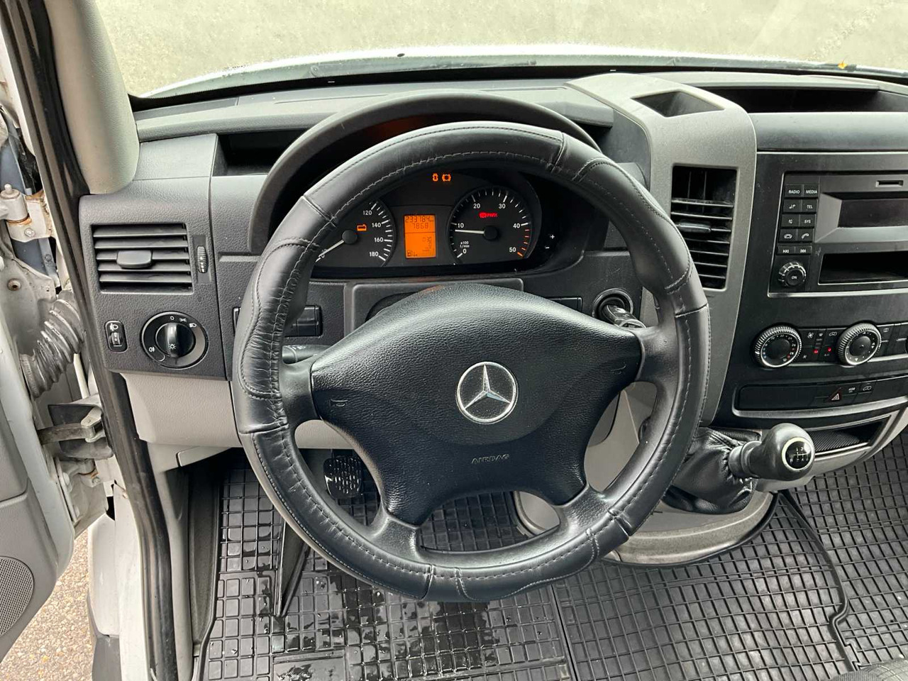 Camion MERCEDES-BENZ SPRINTER TRANSPORTER: photos 12 Camion MERCEDES-BENZ SPRINTER TRANSPORTER: photos 12