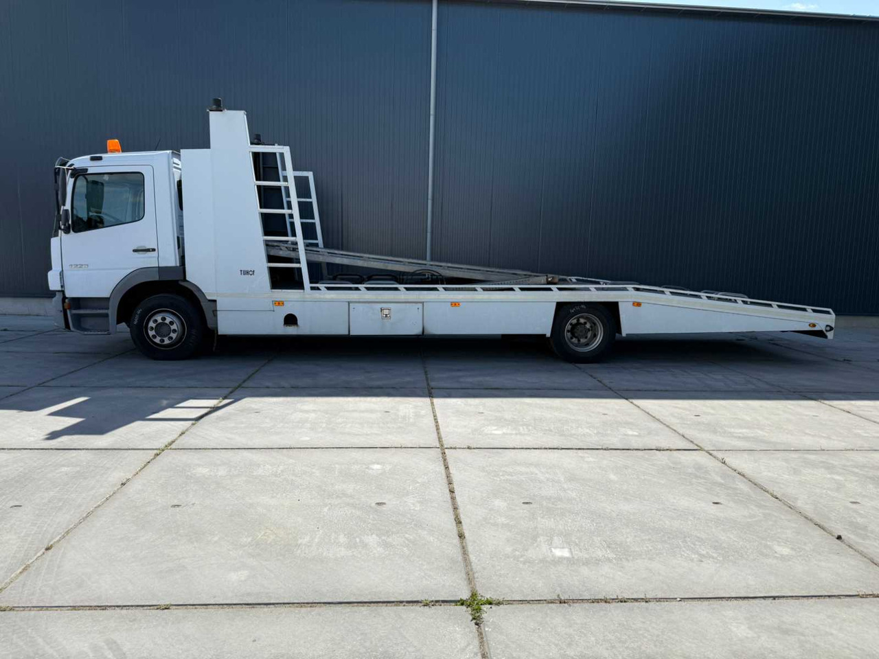 MERCEDES-BENZ - TIJHOF CAR TRANSPORTER - ATEGO 1223 - TRUCK - 2007 - Camion: photos 2 MERCEDES-BENZ - TIJHOF CAR TRANSPORTER - ATEGO 1223 - TRUCK - 2007 - Camion: photos 2