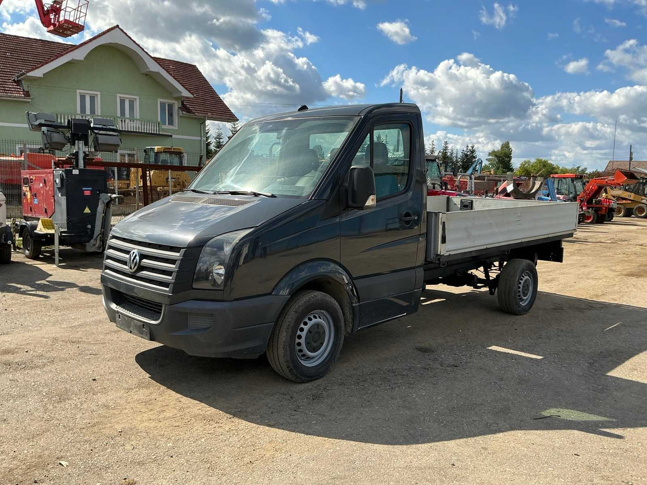 VOLKSWAGEN - CRAFTER 35 2.5 TDI - FLATBED TRUCK - 2010 - Camion: photos 2 VOLKSWAGEN - CRAFTER 35 2.5 TDI - FLATBED TRUCK - 2010 - Camion: photos 2