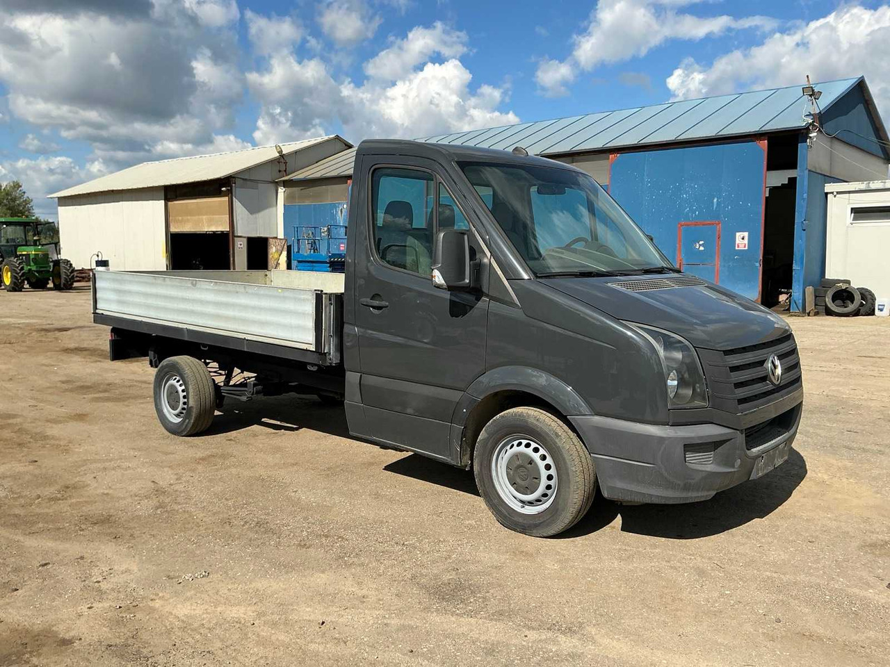 VOLKSWAGEN - CRAFTER 35 2.5 TDI - FLATBED TRUCK - 2010 - Camion: photos 5 VOLKSWAGEN - CRAFTER 35 2.5 TDI - FLATBED TRUCK - 2010 - Camion: photos 5