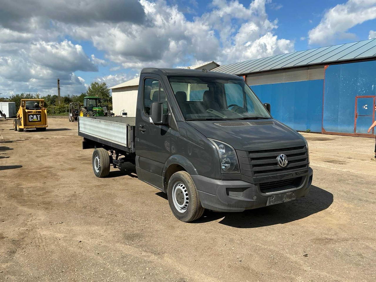 VOLKSWAGEN - CRAFTER 35 2.5 TDI - FLATBED TRUCK - 2010 - Camion: photos 1 VOLKSWAGEN - CRAFTER 35 2.5 TDI - FLATBED TRUCK - 2010 - Camion: photos 1