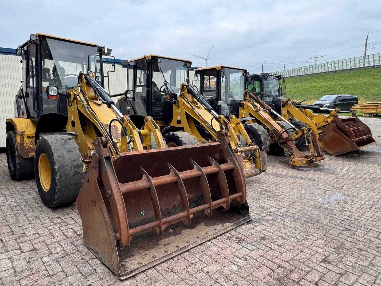 Caterpillar 908  908 908H 906 wegens contractbreuk - Chargeuse sur pneus: photos 2 Caterpillar 908  908 908H 906 wegens contractbreuk - Chargeuse sur pneus: photos 2