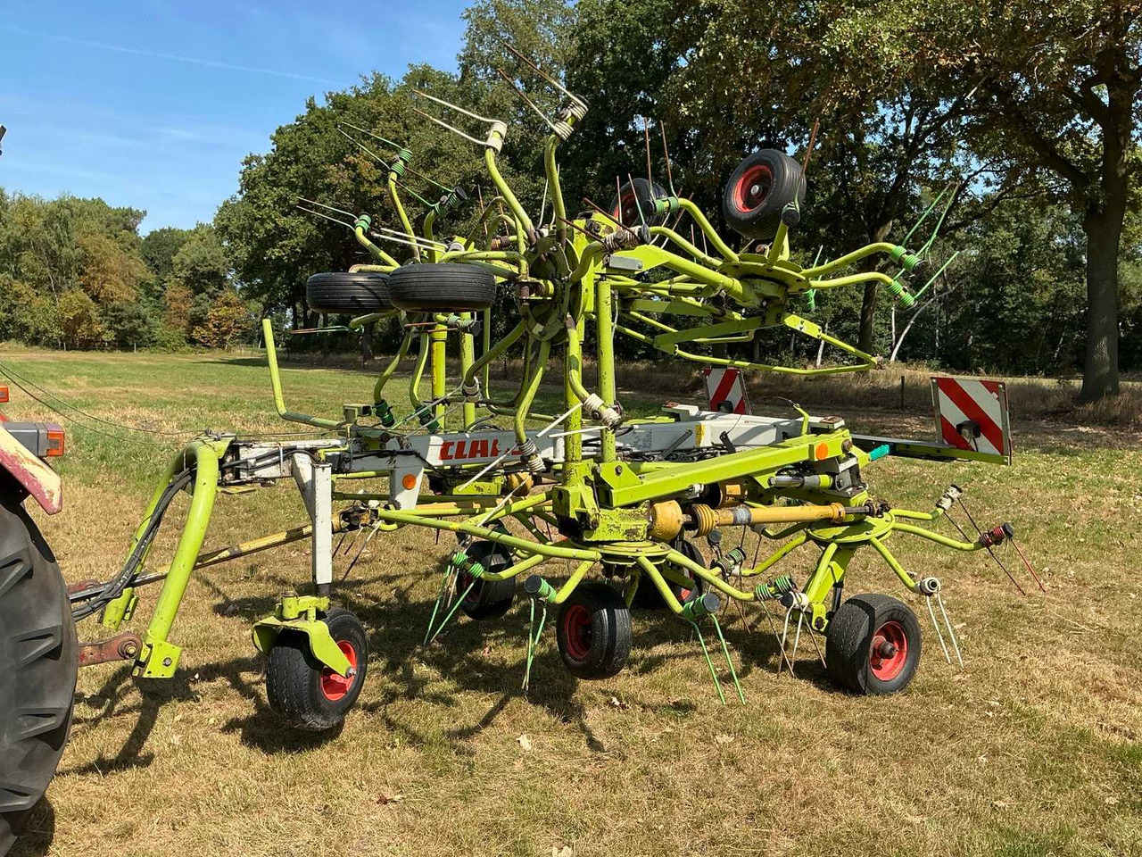 Claas 1050T - Matériel de fenaison: photos 1 Claas 1050T - Matériel de fenaison: photos 1