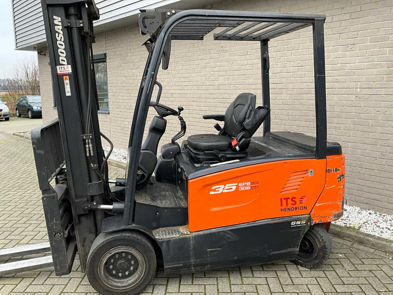 DOOSAN - B35X-7 - FORKLIFT - Chariot élévateur: photos 2 DOOSAN - B35X-7 - FORKLIFT - Chariot élévateur: photos 2