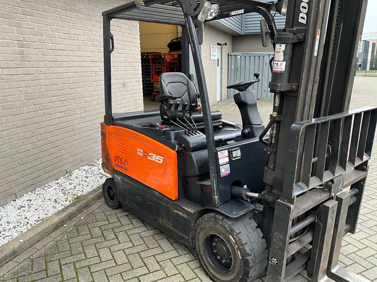 DOOSAN - B35X-7 - FORKLIFT - Chariot élévateur: photos 4 DOOSAN - B35X-7 - FORKLIFT - Chariot élévateur: photos 4