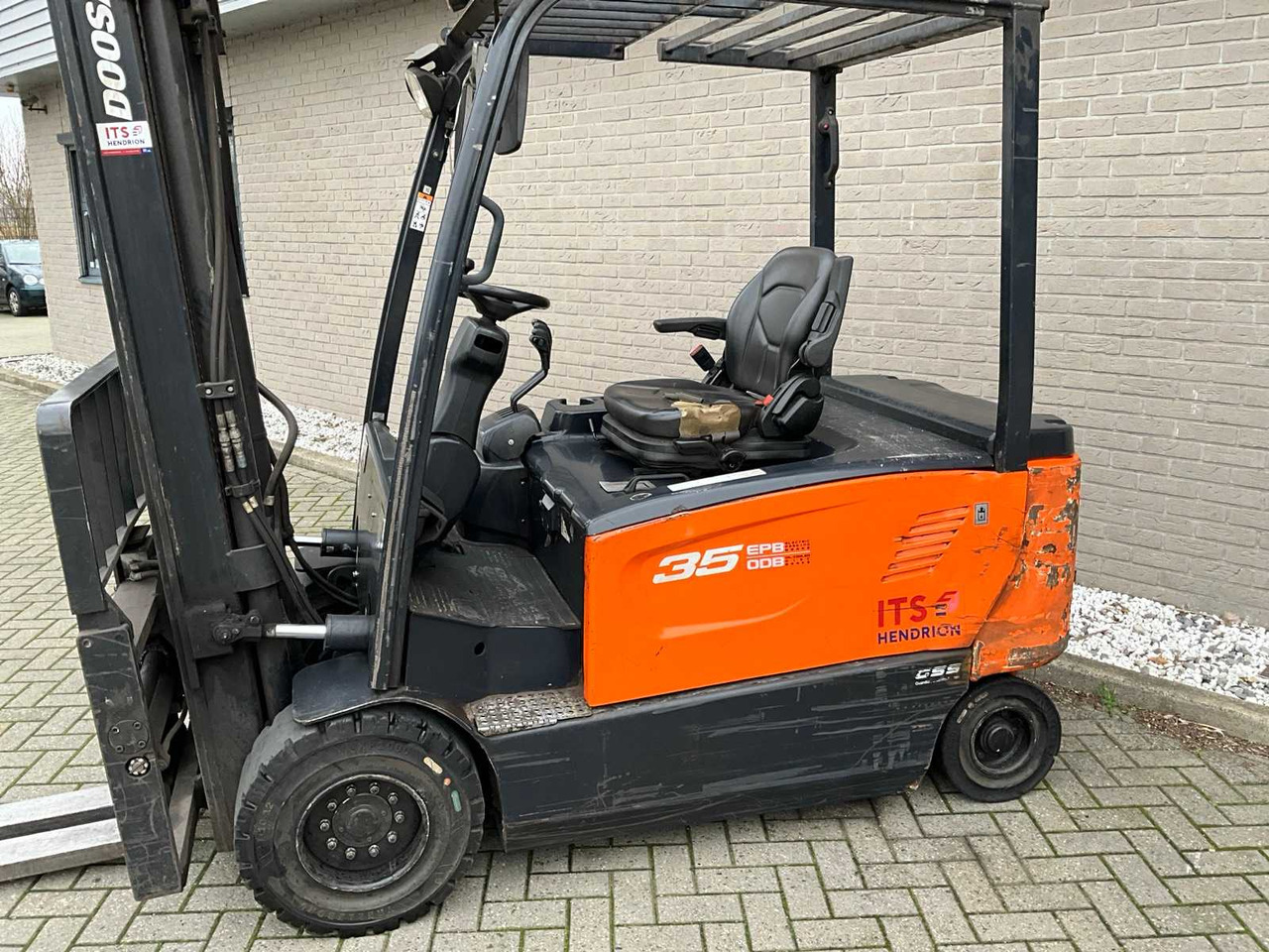 DOOSAN - B35X-7 - FORKLIFT - Chariot élévateur: photos 2 DOOSAN - B35X-7 - FORKLIFT - Chariot élévateur: photos 2