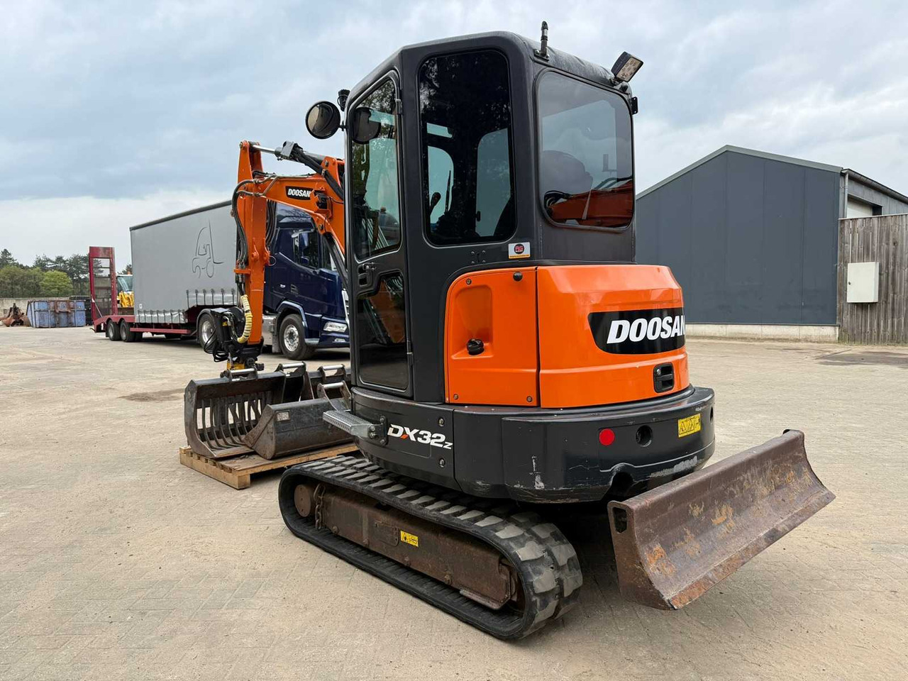 Doosan DX32Z - Pelle sur chenille: photos 5 Doosan DX32Z - Pelle sur chenille: photos 5