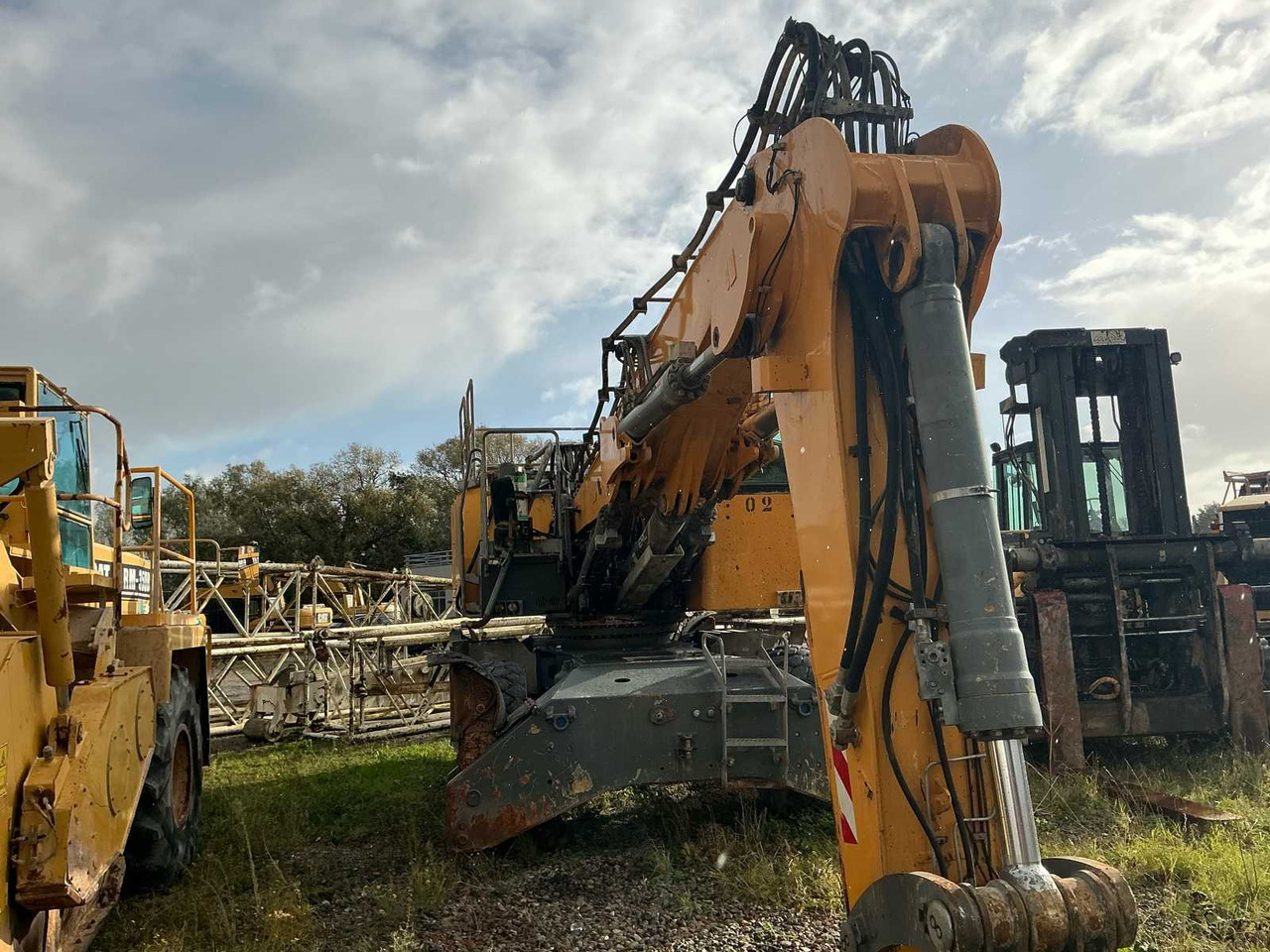 Liebherr LH 50 M Litronic - Engins de chantier: photos 3 Liebherr LH 50 M Litronic - Engins de chantier: photos 3