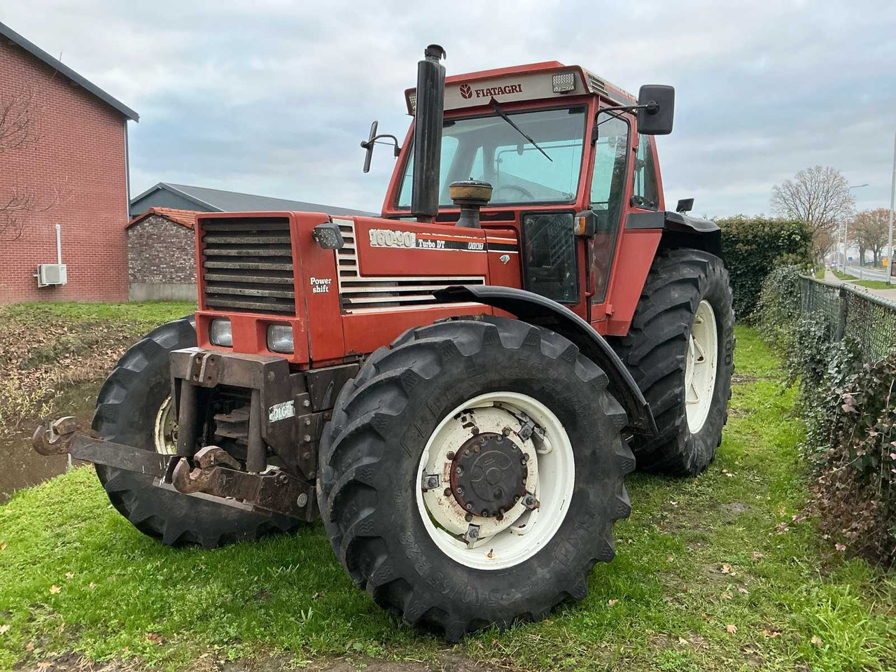 FIAT - 1992 - 160-90 DT - ALL-WHEEL DRIVE FARM TRACTOR - Tracteur agricole: photos 1 FIAT - 1992 - 160-90 DT - ALL-WHEEL DRIVE FARM TRACTOR - Tracteur agricole: photos 1