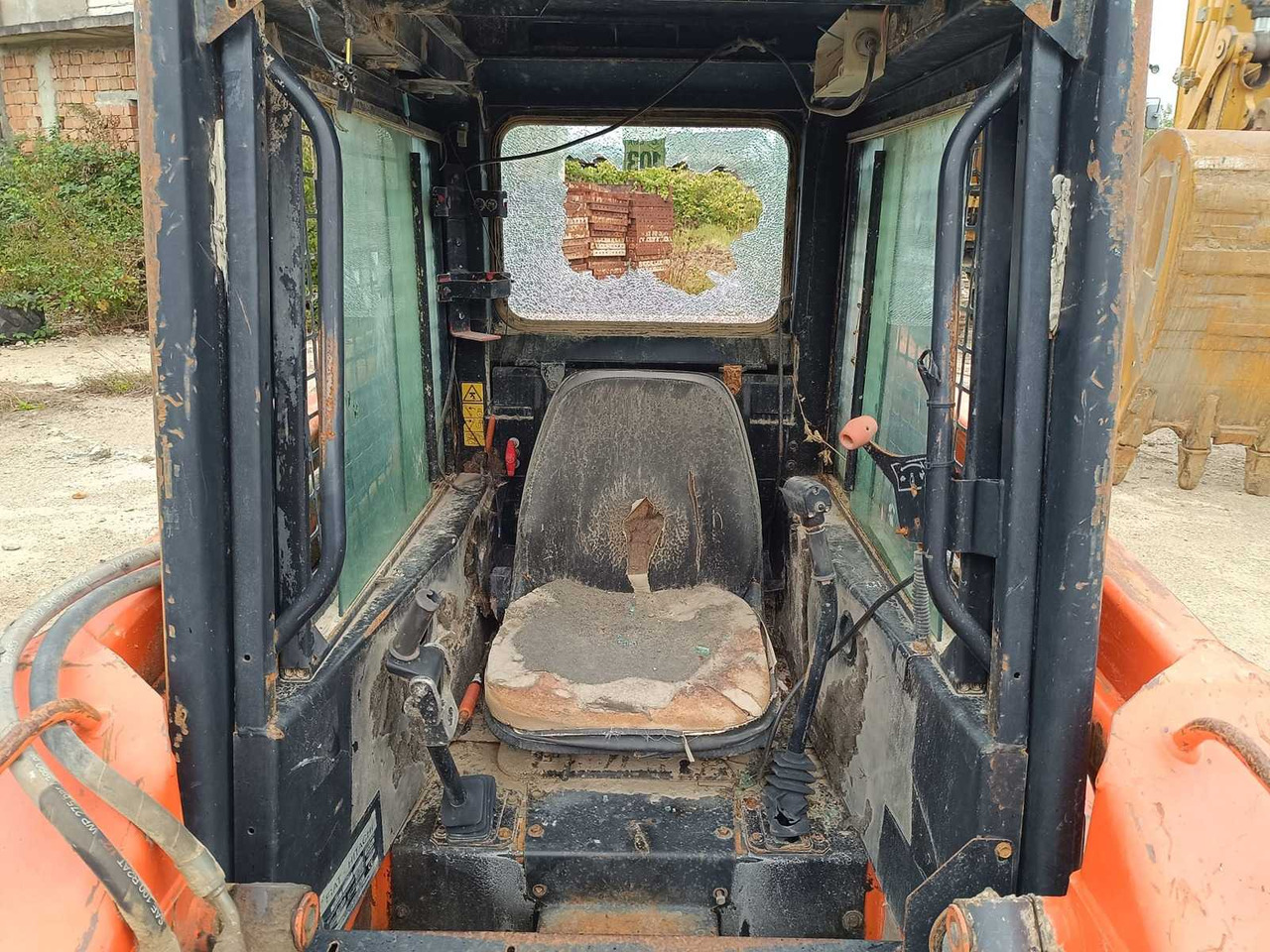 FIAT-HITACHI - SL45B - SKID STEER LOADER - 1998 - Chargeuse compacte sur chenilles: photos 3 FIAT-HITACHI - SL45B - SKID STEER LOADER - 1998 - Chargeuse compacte sur chenilles: photos 3