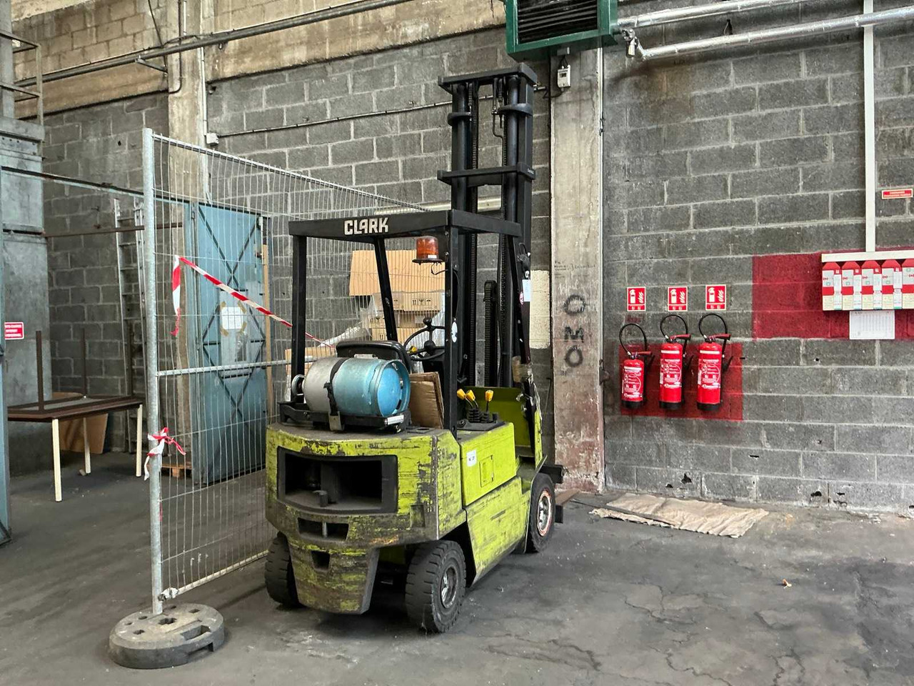 FORKLIFT - Chariot élévateur: photos 3 FORKLIFT - Chariot élévateur: photos 3