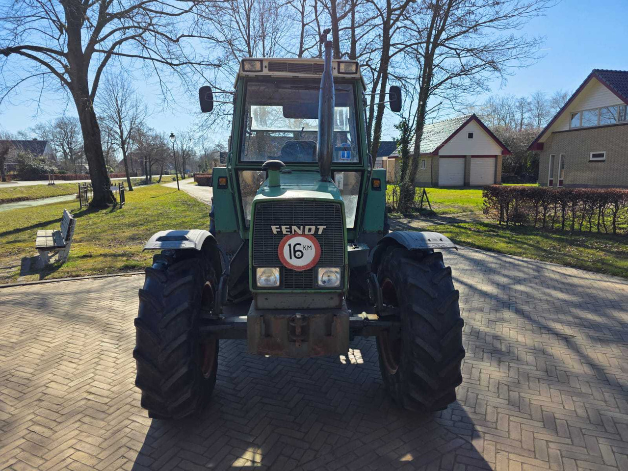 Fendt 305 LSA - Tracteur agricole: photos 3 Fendt 305 LSA - Tracteur agricole: photos 3