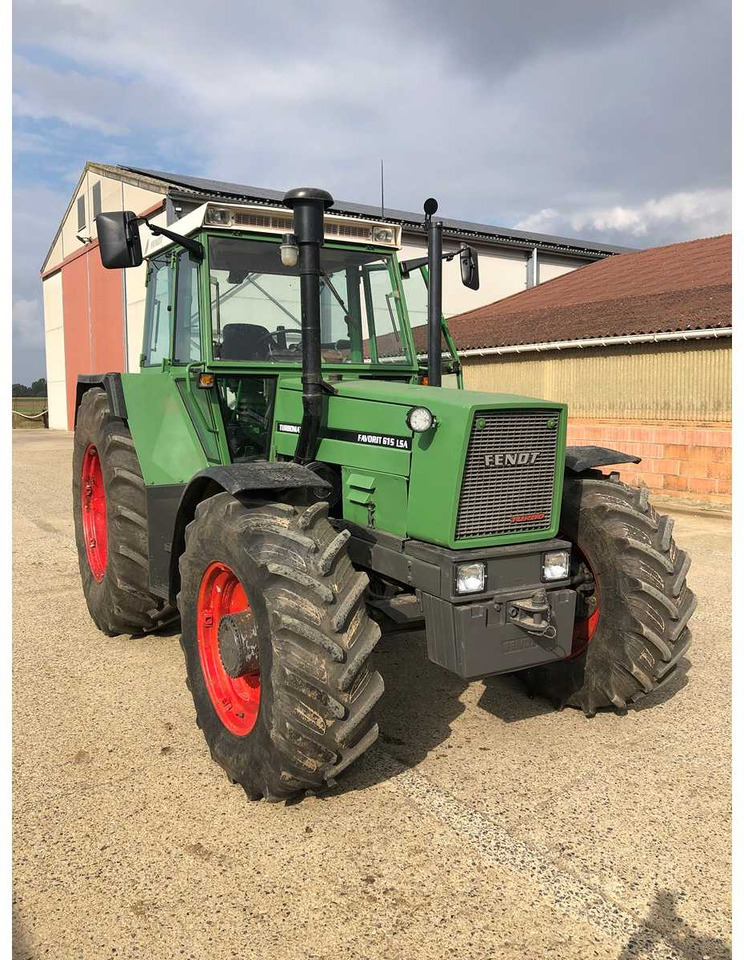 Fendt favorit 615 lsa turbomatik e - Tracteur agricole: photos 5 Fendt favorit 615 lsa turbomatik e - Tracteur agricole: photos 5