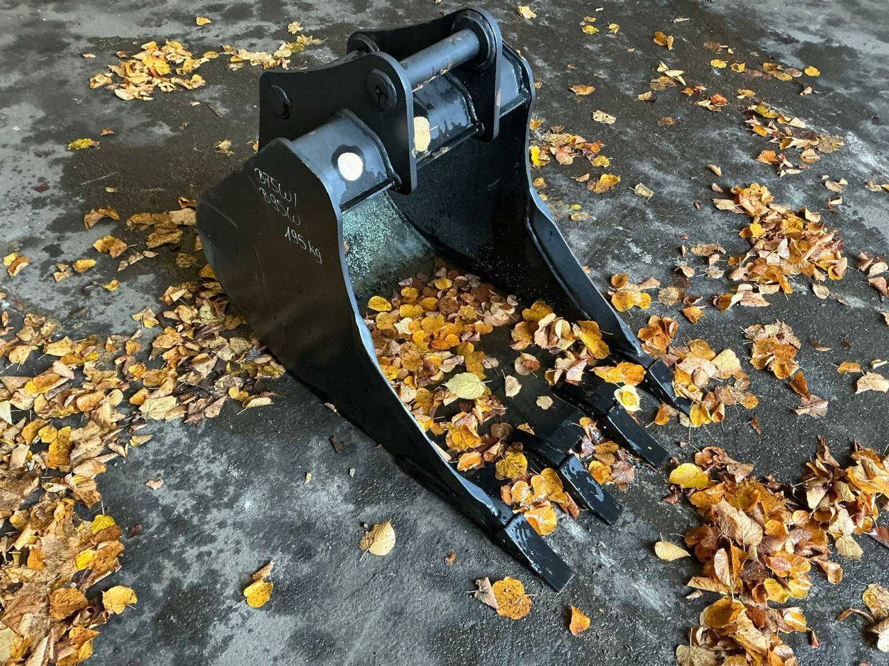 GEITH - 2021 - BUCKET FOR YANMAR B75W B95W - Chargeuse sur pneus: photos 1 GEITH - 2021 - BUCKET FOR YANMAR B75W B95W - Chargeuse sur pneus: photos 1