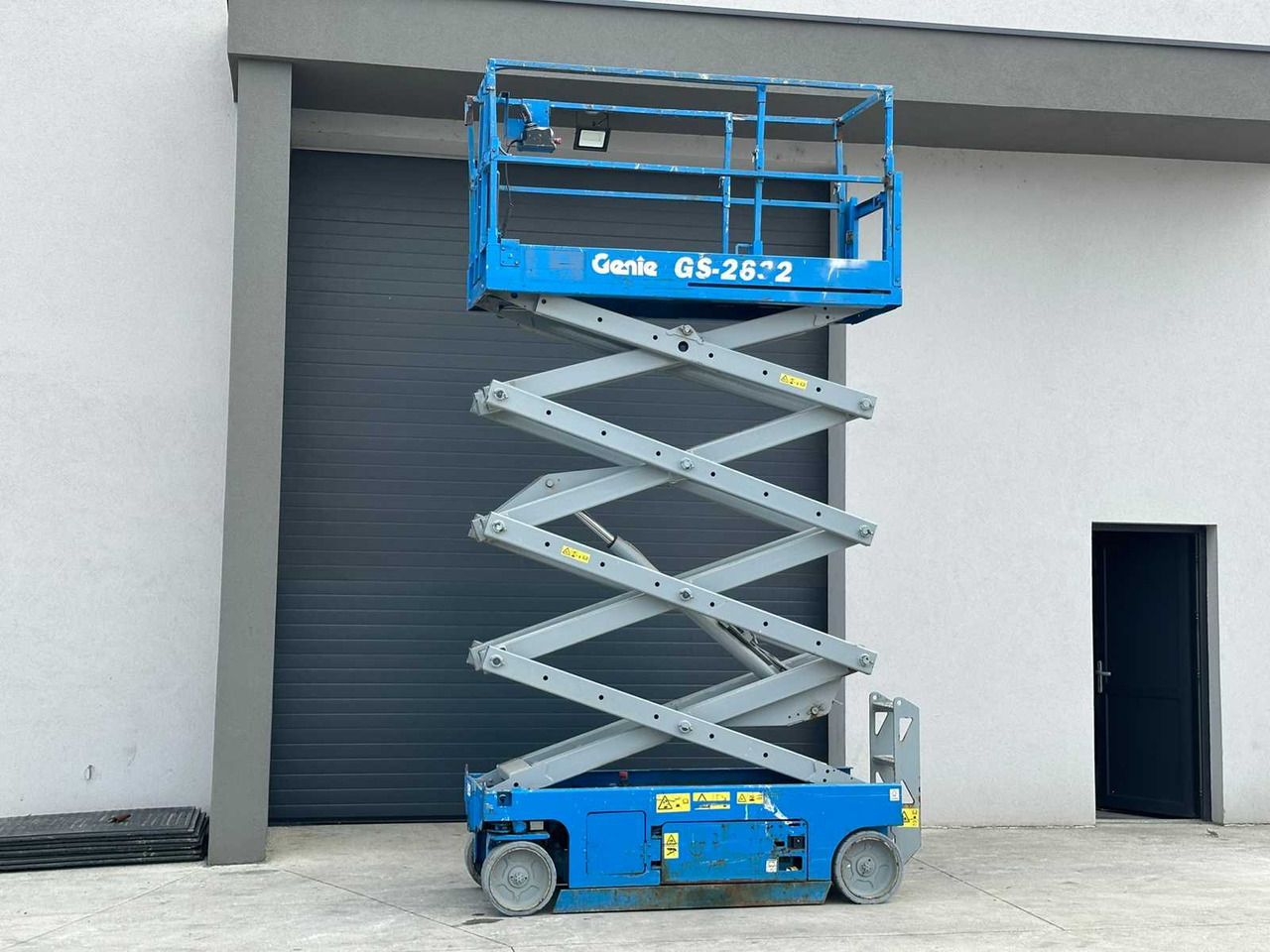 GENIE - GS-2632 - AERIAL WORK PLATFORMS - 2010 - Nacelle: photos 1 GENIE - GS-2632 - AERIAL WORK PLATFORMS - 2010 - Nacelle: photos 1