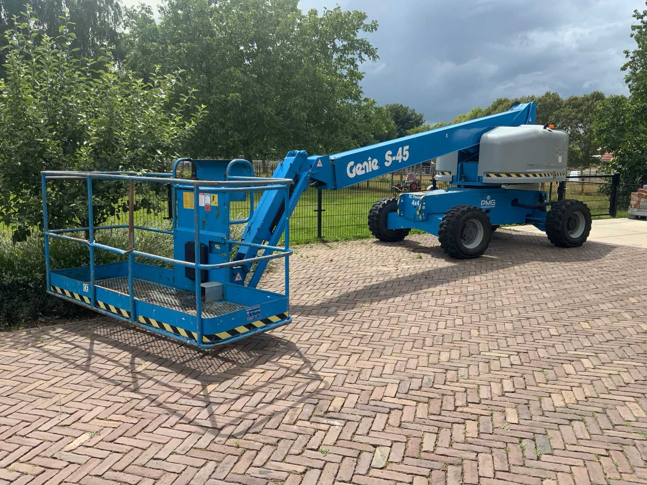 Genie S-45 - Nacelle: photos 2 Genie S-45 - Nacelle: photos 2